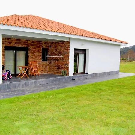 House With 3 Bedrooms In Asturias With Enclosed Garden And Wifi 7 Km From The Beach Prázdninový dům Castrillon
